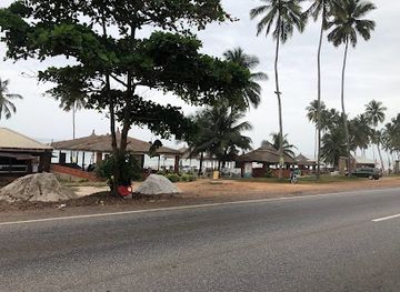 ghana/cape-coast/landmark/hutchland-beach