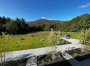 new-york/hunter-mountain/landmark/hunter-lodge-a-bluebird-by-lark