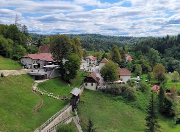slovenia/lower-carniola/landmark/predjama-castle