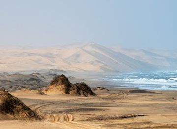 namibia/namib-naukluft-national-park/landmark/sandwich-harbour-historic