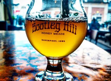 iowa/davenport/landmark/bootleg-hill-honey-meads