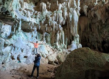 haiti/lac-azuei/landmark/cave-grotte-marie-jeanne