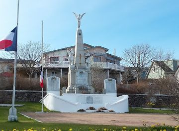 saint-pierre-and-miquelon/saint-pierre/landmark/monument-aux-morts