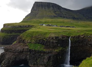 faroe-islands/streymoy-island/landmark/vingarourin