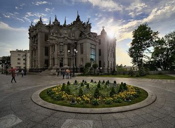 ukraine/sloboda-ukraine/landmark/gorodetsky-house