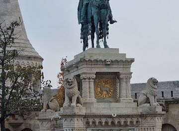 hungary/budapest/landmark/osforras-zsolnay-diszkut