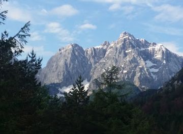 slovenia/kranjska-gora/landmark/statue-of-kekec