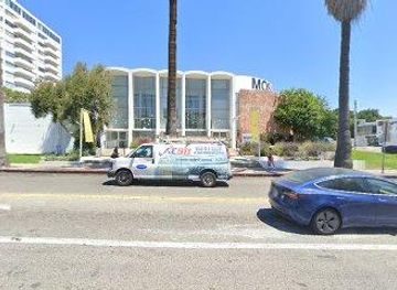 california/burbank/landmark/7107-hollywood-blvd