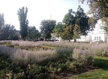 hungary/budapest/landmark/ii-janos-pal-papa-ter-2