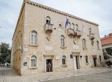 croatia/trogir/landmark/knezev-dvor