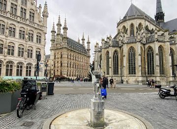 belgium/hesbaye/landmark/fonske-statue