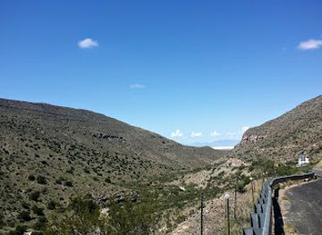 new-mexico/sangre-de-cristo-mountains/landmark/mcginn-s-pistachioland-home-of-the-world-s-largest-pistachio