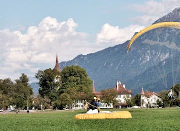 switzerland/interlaken/landmark/interlaken-activities-paragliding