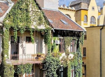 hungary/budapest/landmark/dob-u