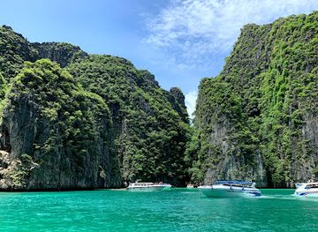 thailand/koh-phi-phi/landmark/phak-nam-bay