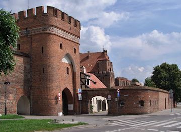 poland/torun/landmark/mostowa-gate