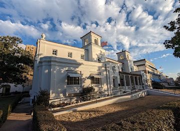 arkansas/hot-springs/landmark/ozark-bathhouse