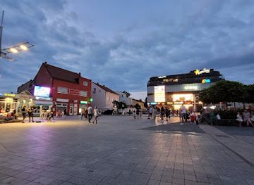 bosnia-and-herzegovina/krajina/landmark/trg-majora-zorana-karlice