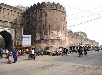 india/madhya-pradesh/landmark/front-gate-of-fort