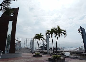 ecuador/guayaquil/malecon-2000/landmark/simon-bolivar-malecon