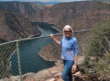 wyoming/rock-springs/landmark/flaming-gorge-tour