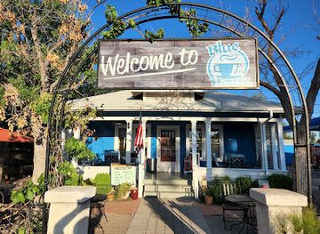 new-mexico/carlsbad/landmark/blue-house-bakery-cafe
