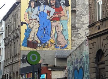 hungary/budapest/jewish-quarter/landmark/heart-on-the-wall