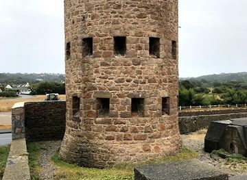 guernsey/st-saviour/landmark/fort-hommet