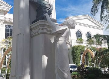 philippines/ilocos-norte/landmark/kapitolyo-ng-lalawigan-ng-ilocos-norte-historical-marker