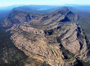 australia/grampians/landmark/grampians-helicopters