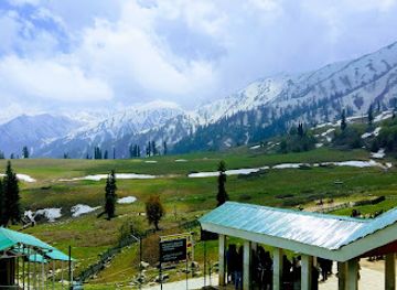 india/gulmarg/landmark/gulmarg-gondola-kongdoori-station