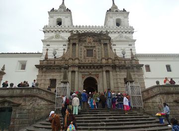 ecuador/central-sierra/landmark/iglesia-de-santo-domingo