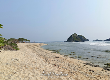 philippines/pagudpud/landmark/dos-hermanos-island