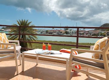 antigua-and-barbuda/jolly-harbour/landmark/harbour-island-residences-antigua