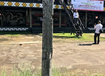 indonesia/west-kalimantan/landmark/betang-longhouse