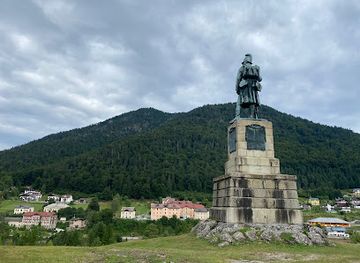 slovenia/carinthia/landmark/monumento-al-granatiere-austriaco-denkmal-zum-osterreichischen-grenadier-spomenik-avstrijskemu-granatniku