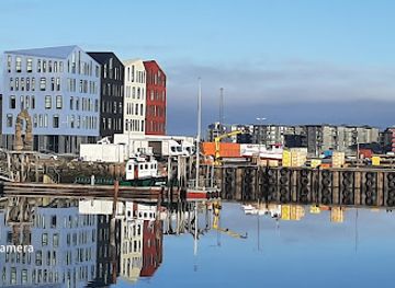 iceland/hafnarfjordur/landmark/iceland-is-hot