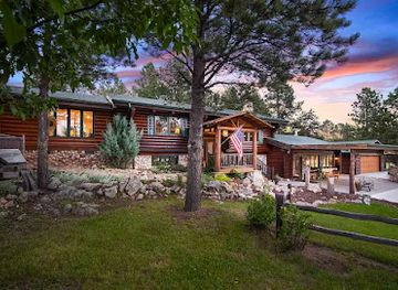 south-dakota/custer/landmark/dakota-dream-bed-breakfast-horse-hotel