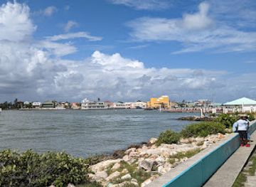 belize/belize-city/fort-george/landmark/baymen-s-tavern