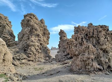 djibouti/ali-sabieh-region/landmark/lac-abbe-restaurant