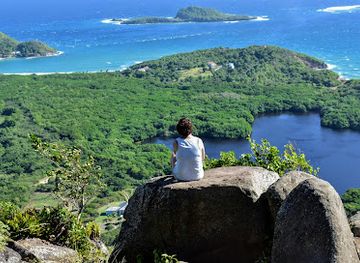grenada/annandale-falls/landmark/welcome-stone