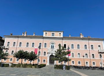 italy/ravenna/landmark/palazzo-rasponi-dalle-teste