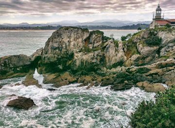 spain/cantabria/landmark/palacio-de-la-magdalena