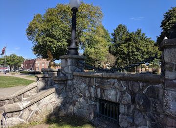 pennsylvania/allegheny-national-forest/landmark/phil-s-burrow