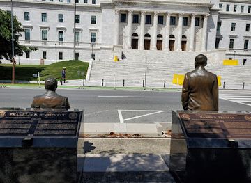 puerto-rico/mona-passage/landmark/walkway-of-the-presidents