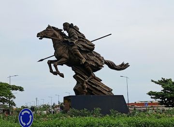 benin/atlantique/landmark/statue-of-bio-guerra