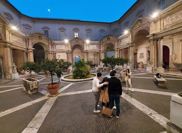 vatican-city/belvedere-courtyard/landmark/fontana-del-cortile-del-belvedere-dei-palazzi-vaticani