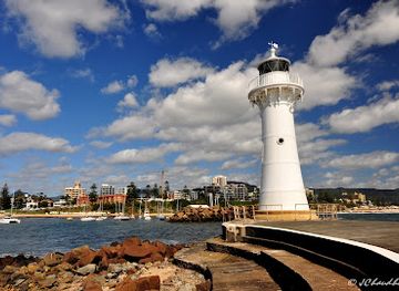 australia/illawarra/landmark/wollongong-breakwater-lighthouse