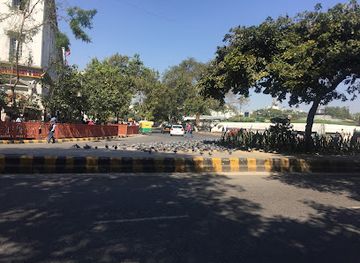 india/delhi/connaught-place/landmark/kabootar-chowk-connaught-place