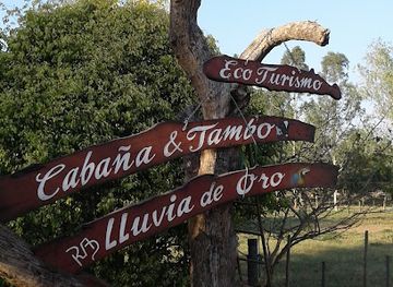 paraguay/chaco-austral/landmark/lluvia-de-oro-ecoturismo-cabana-y-tambo